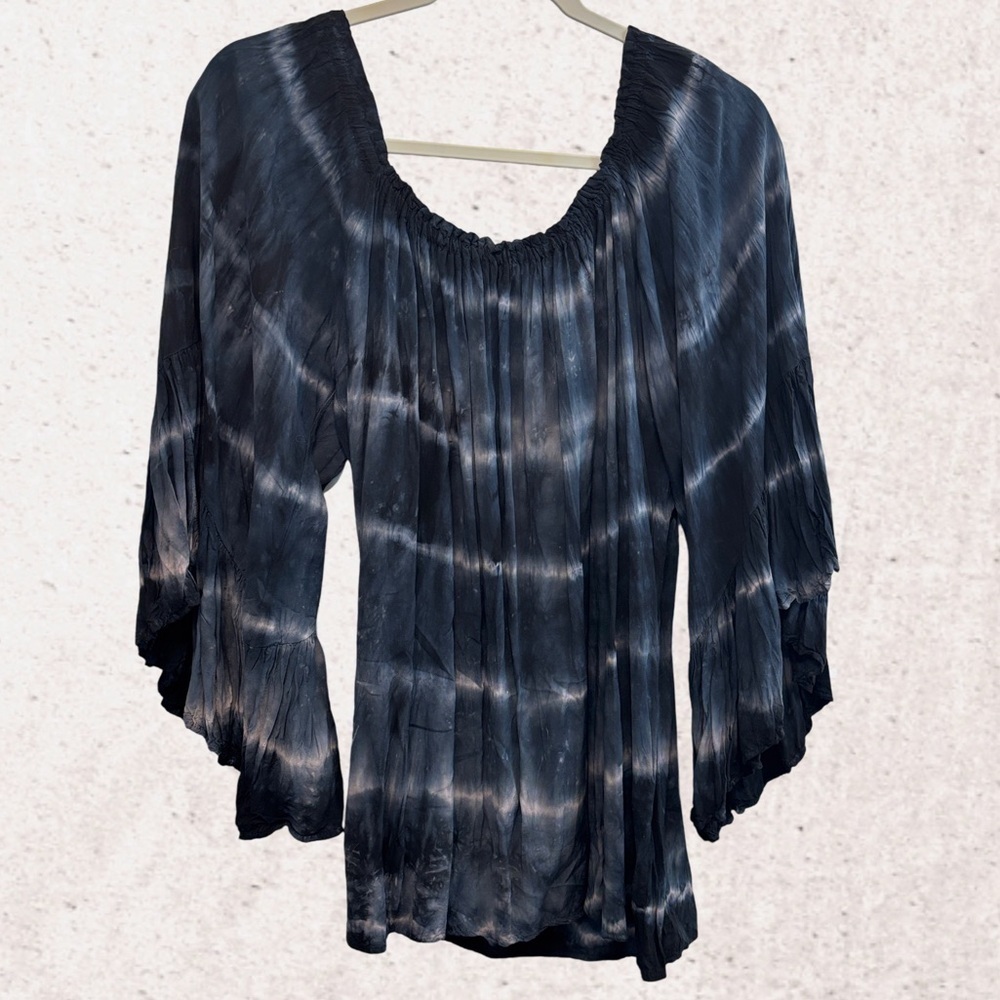 Elan Blue and White Blouse with 3/4 Sleeves and Pleated Style
